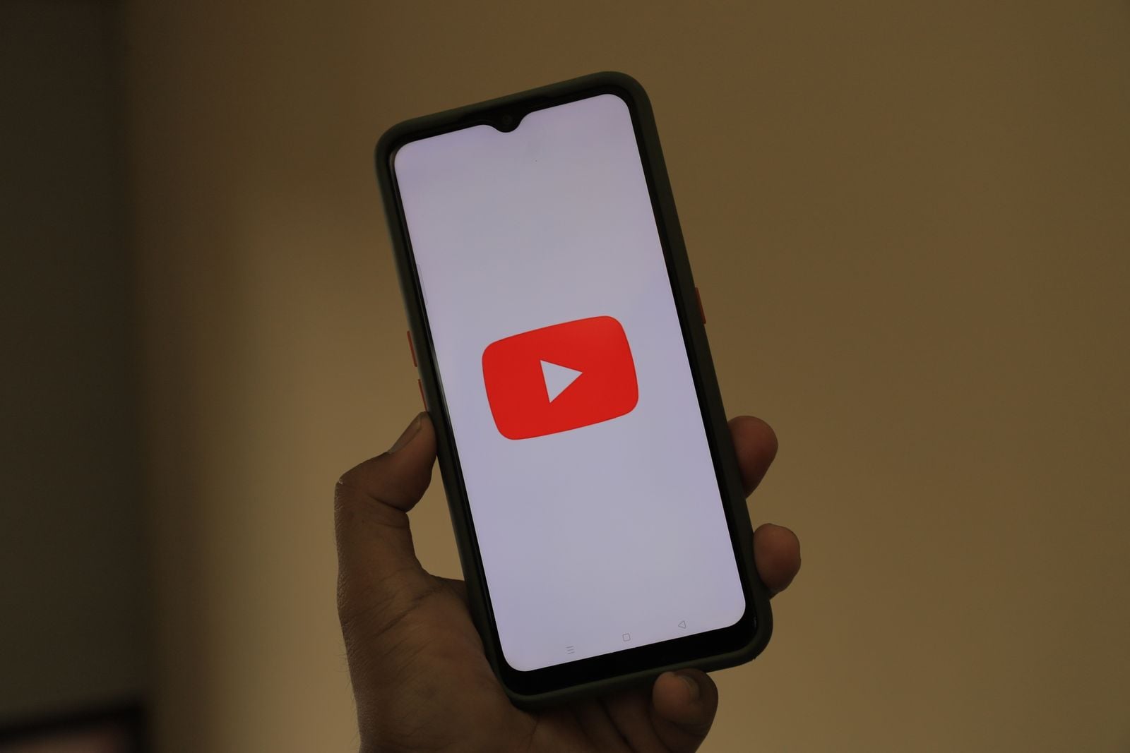 How did a 32-bit counter on YouTube break the day Gangnam Style crossed 2,147,483,647 views and force engineers to rebuild the site's view system?